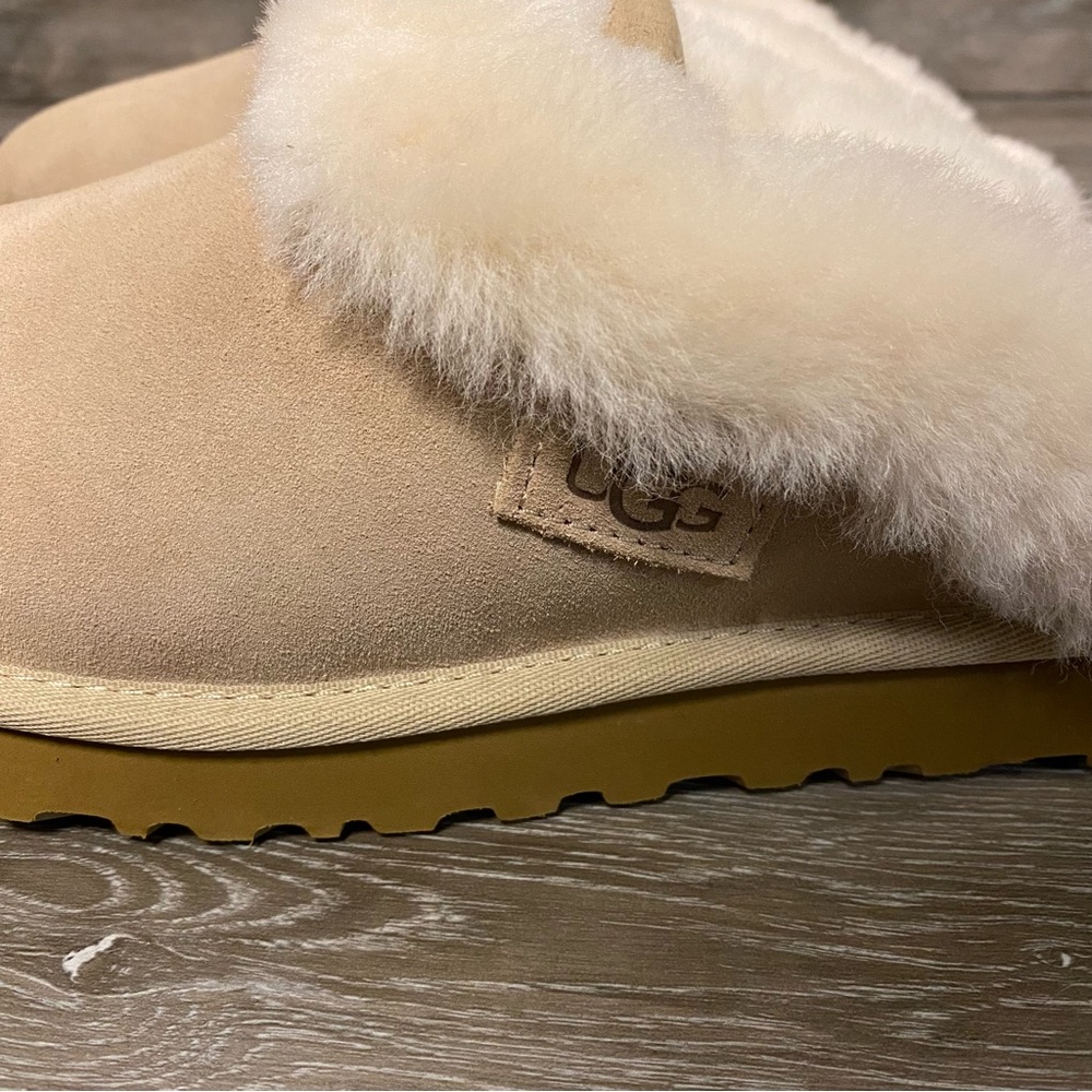 UGG | Cluggette Slippers Indoor Outdoor In Sand NEW In Box - Picture 4 of 17
